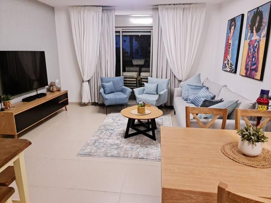 מרחק נגיעה בתקווה Apartment Petach Tikva Exterior foto