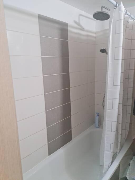 מרחק נגיעה בתקווה Apartment Petach Tikva Exterior foto